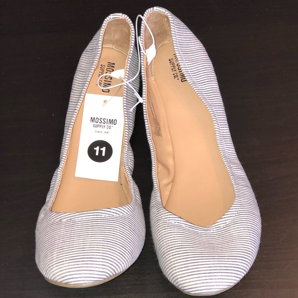 NWT Mossimo Blue Stripe Flats Size 11